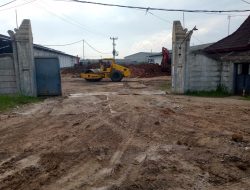Warga Keluhkan Jalan Berlumpur, Akibat Aktivitas Urugan Tanah di Wilayah Desa Cikande