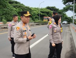 Kapolres Serang Pimpin Pengamanan Jalur Lintasan Kunjungan Kerja Presiden RI Kewilayah Provinsi Banten