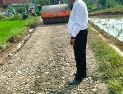 Pelaksanaan Pembangunan Jalan Poros Desa di Desa Cisimeut Kecamatan Leuwidamar Akan Berdampak Peningkatan Ekonomi